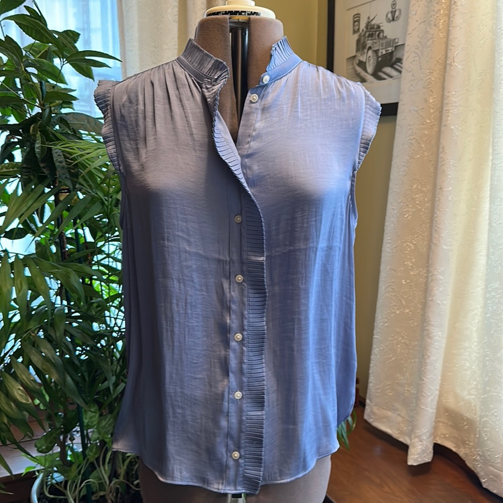 NWT Banana Republic silky sleeveless dress shirt